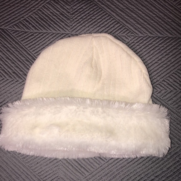 FLUFF HAT: TOBY - Picture 5 of 6